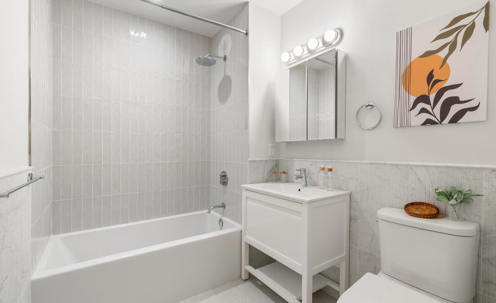 Stylish bathroom at a condominium in Harlem Alagöz Emlak İnşaat at Alagözler Emlak İnşaatnd Street in NYC.